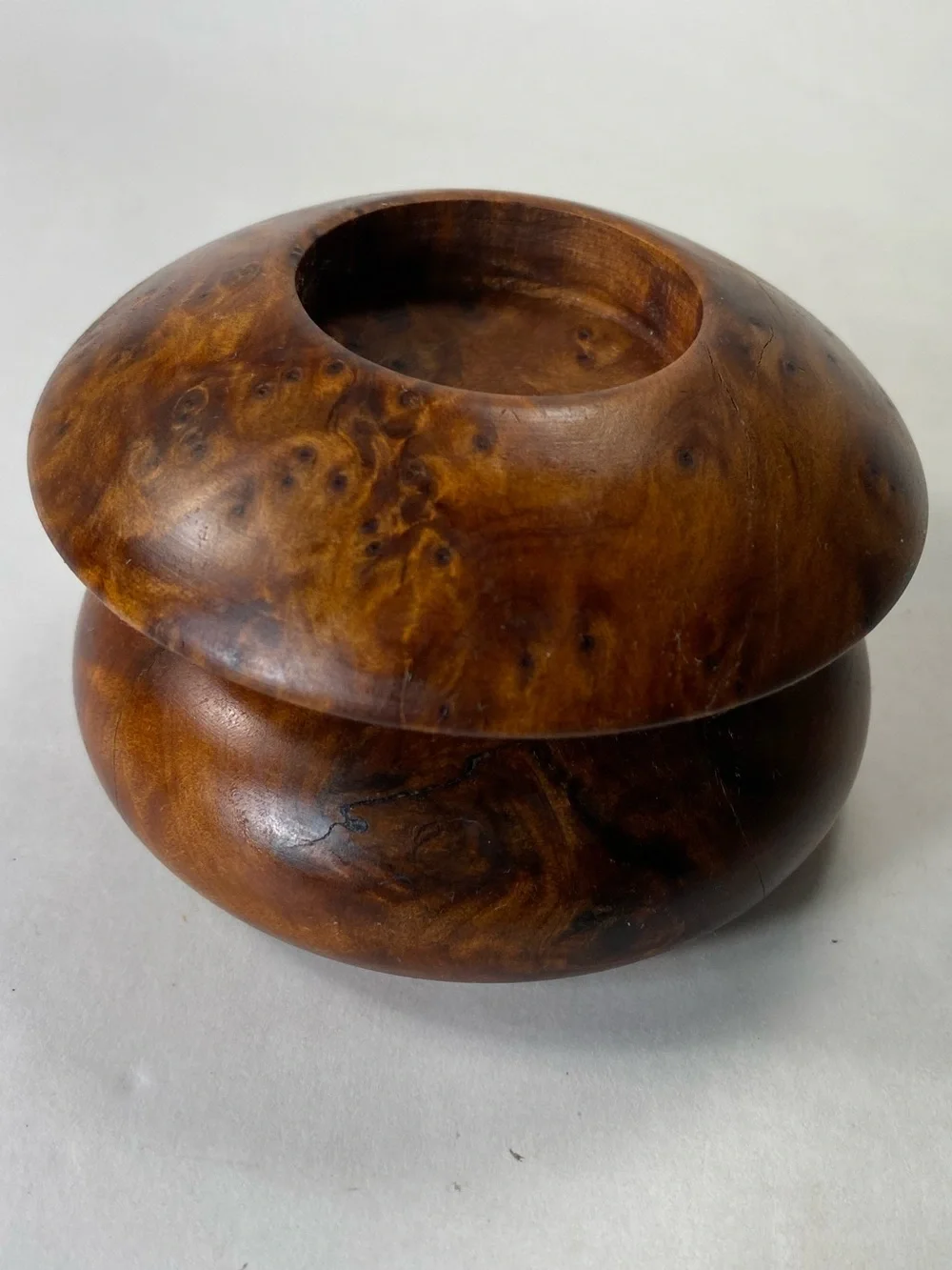 N/A round wooden